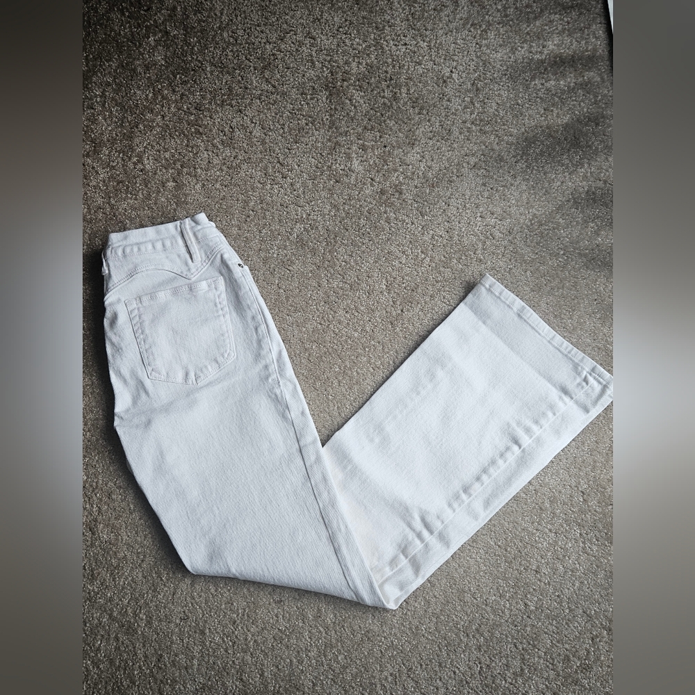 Good American Crisp Slim Bootcut White Jeans